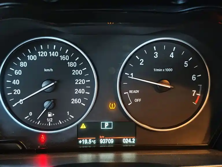 BMW 1 Series (Import) 2013 Facelift 116i Leading Model фото 12