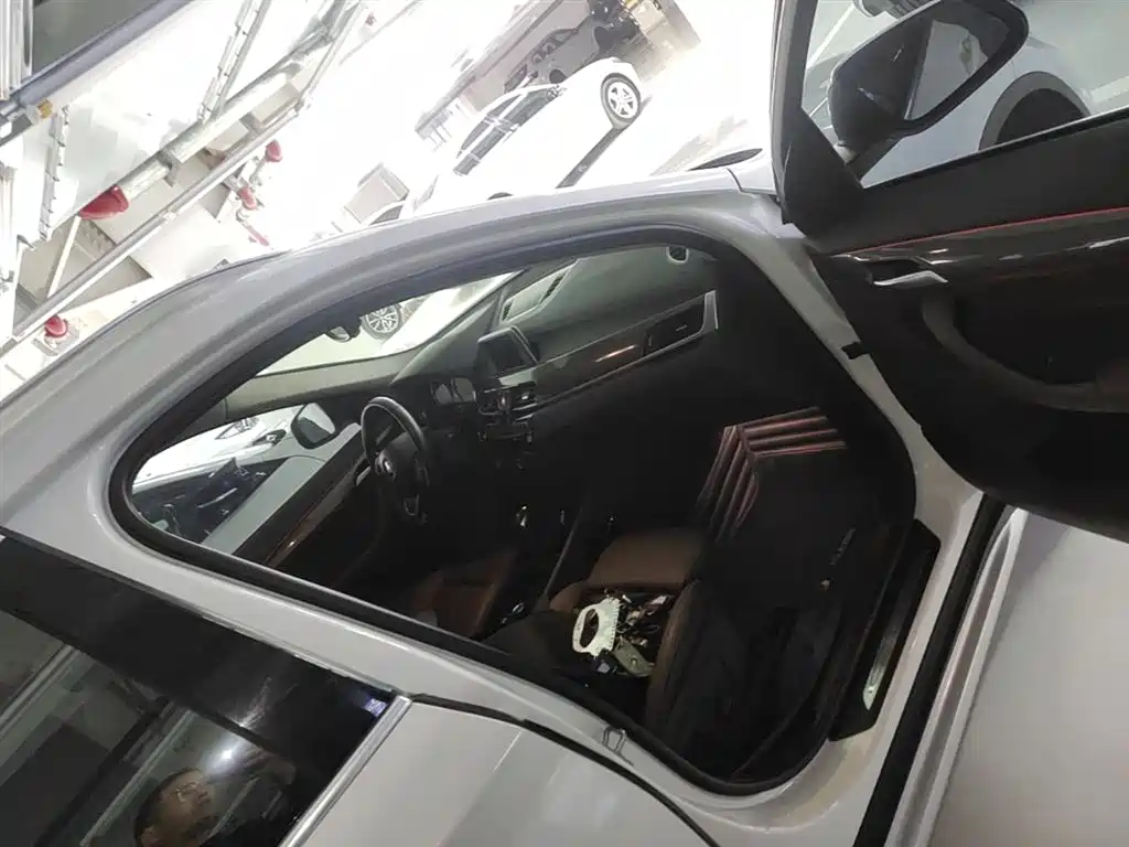 BMW X1 2019 sDrive18Li Premium Model фото 11