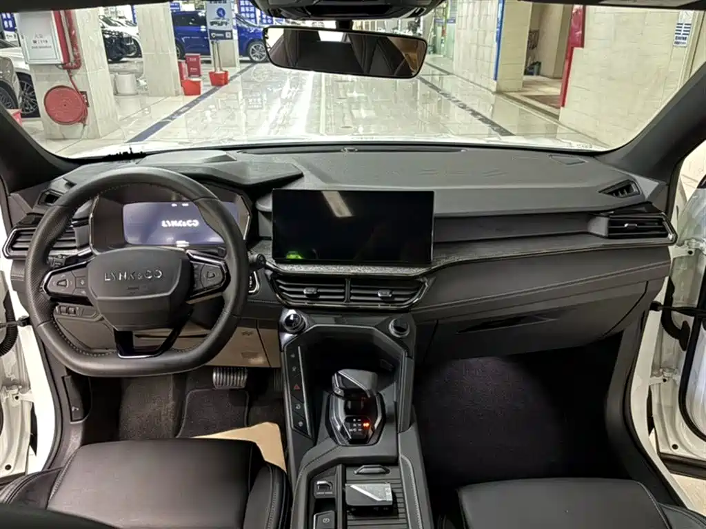 Lynk & Co 06 2023 Remix 1.5T Power Pro фото 17