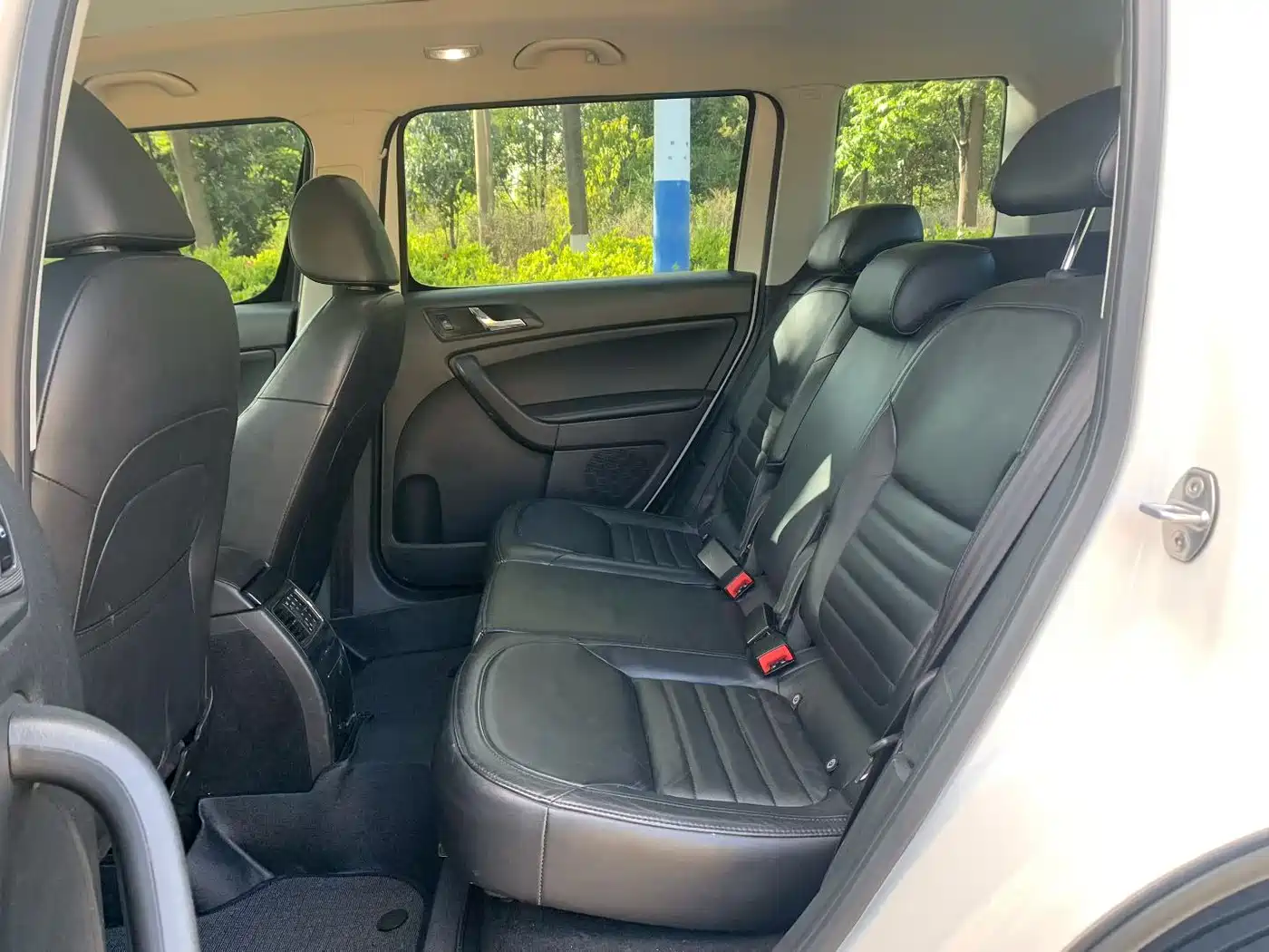Škoda Yeti 2014 1.8TSI DSG Polar Edition фото 6