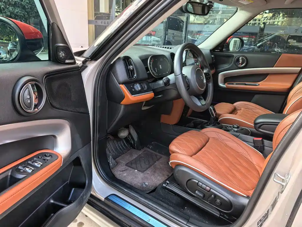 MINI COUNTRYMAN 2022 2023 Facelift 2.0T COOPER S ALL4 Connoisseur