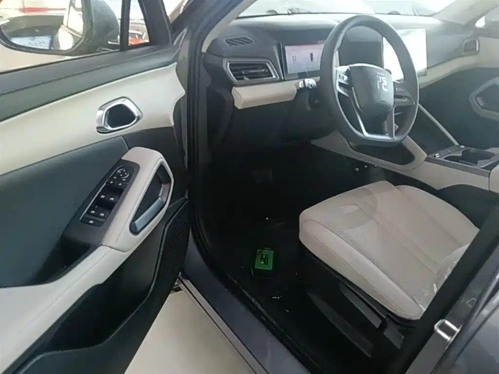 BYD Yuan UP 2025 Model 301KM Navigator фото 16