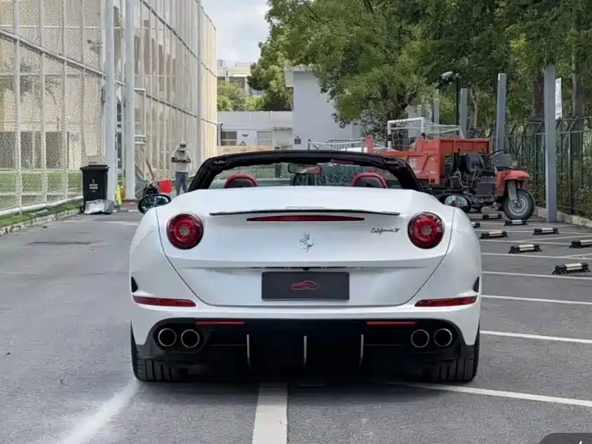 Ferrari California T 2016 2015 3.9T Standard