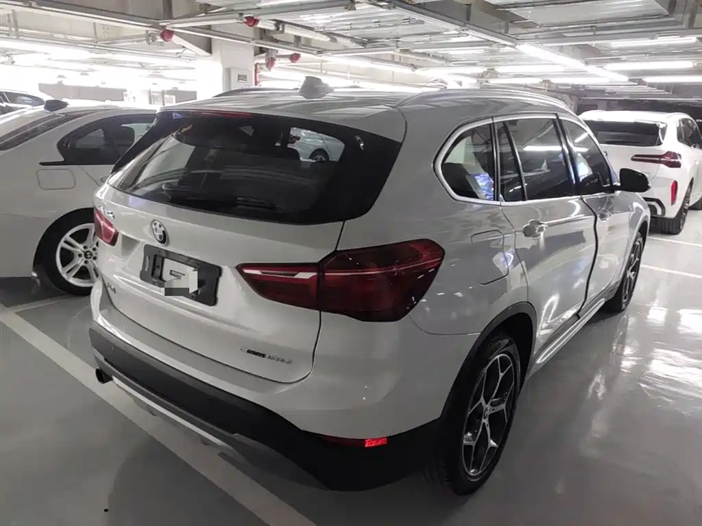 BMW X1 2019 sDrive18Li Premium Model фото 12