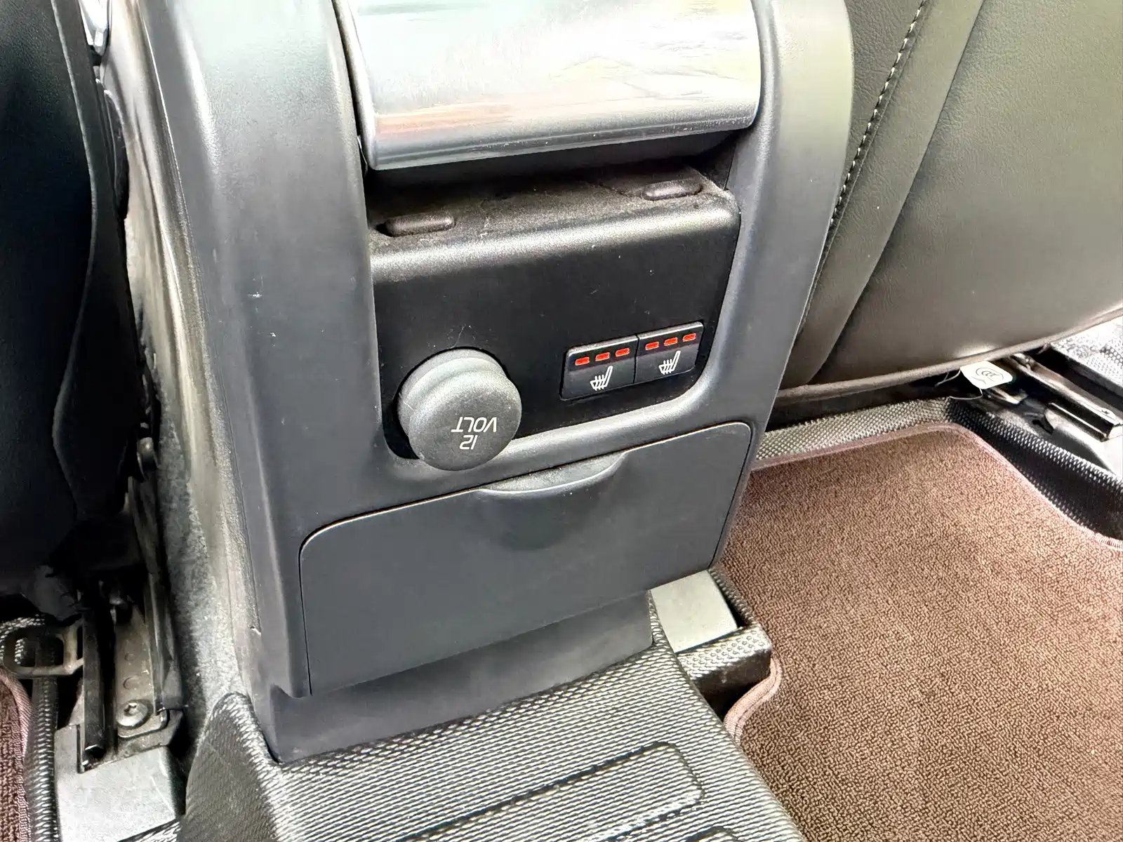 Фото 8 - Volvo XC60