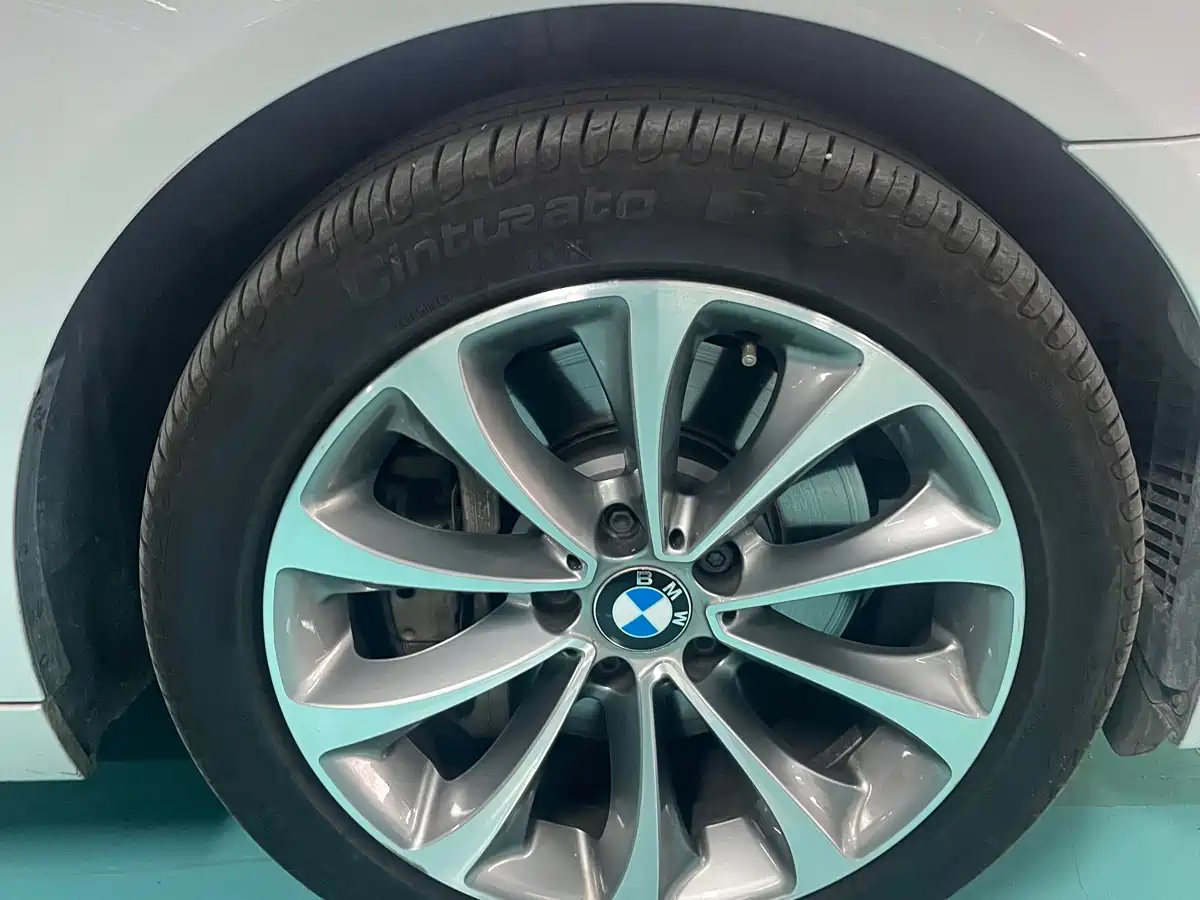 BMW 5 Series 2017 528Li Leading Edition фото 12