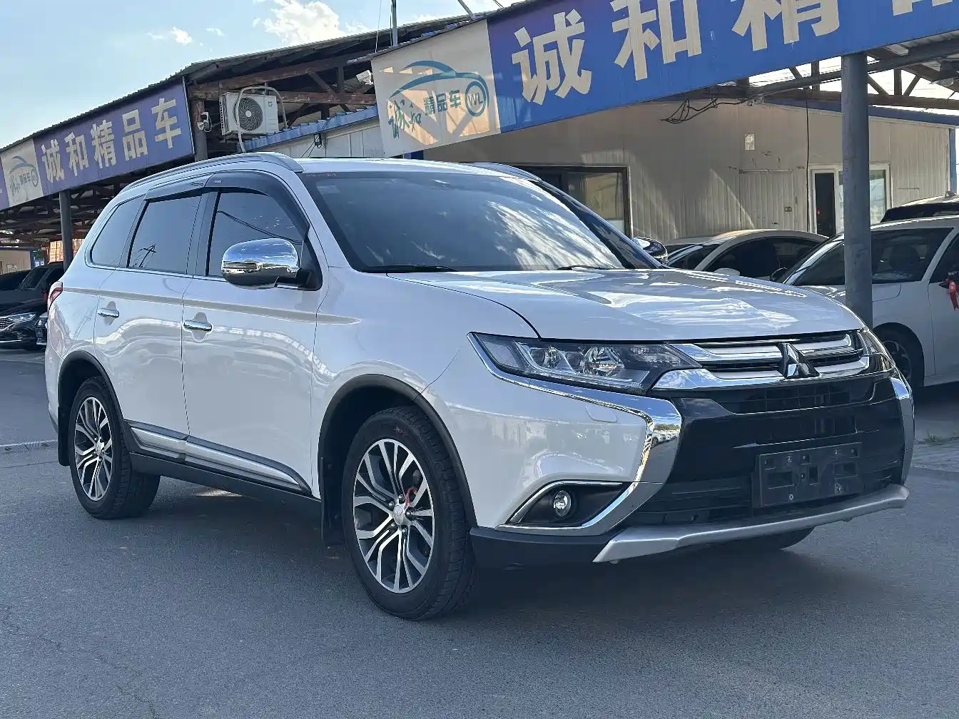Mitsubishi Outlander (Import) 2016 2016 2.4L 4WD Elite 5-seater
