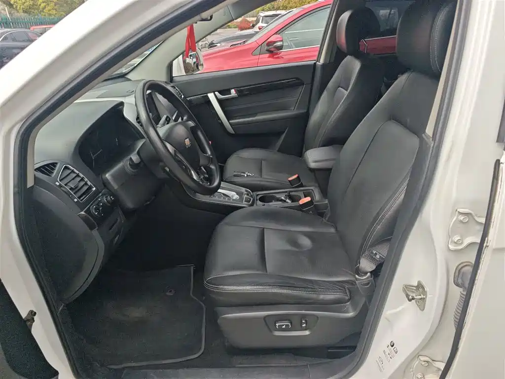 Chevrolet Captiva 2017 2.4L 2WD Luxury Edition 7-Seater фото 14