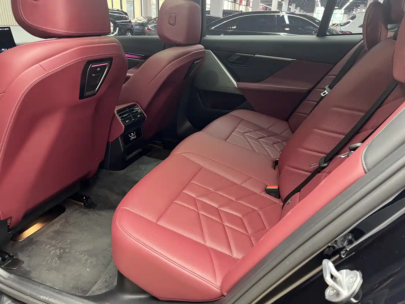 BMW i5 2024 eDrive 35L Luxury Package фото 11