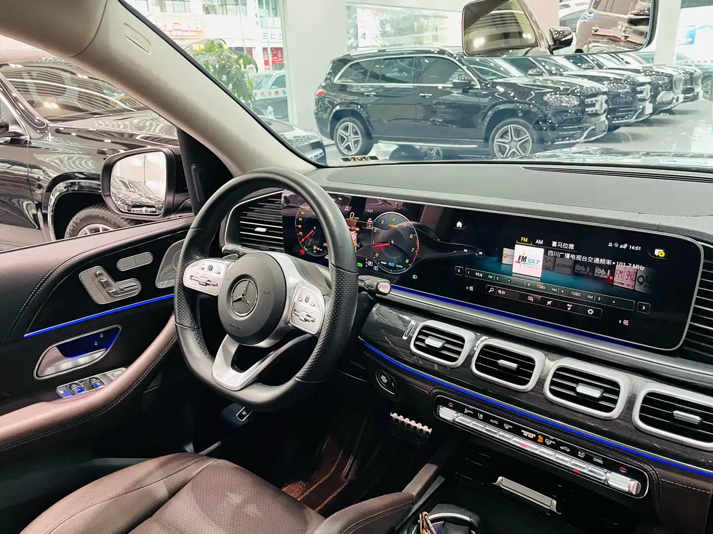 Mercedes-Benz GLS 2023 GLS 450 4MATIC Fashion Edition фото 16