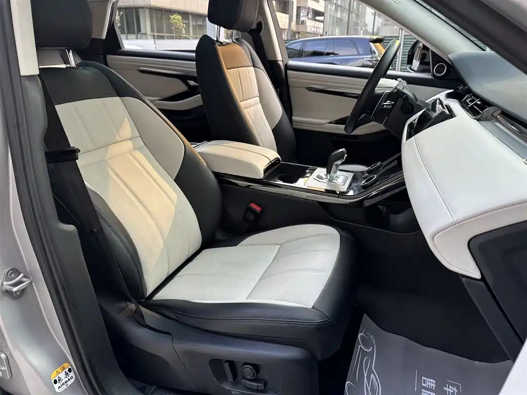 Land Rover Range Rover Evoque 2023 Range Rover Evoque L 249PS Luxury Edition фото 13