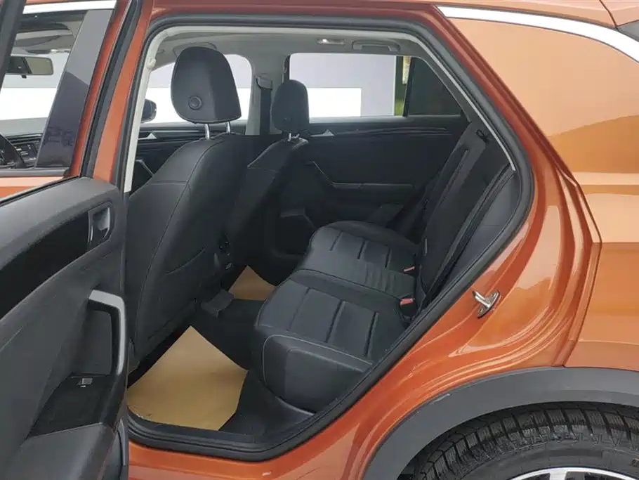 Volkswagen T-ROC 2018 280TSI DSG 2WD Comfort (China V) фото 11