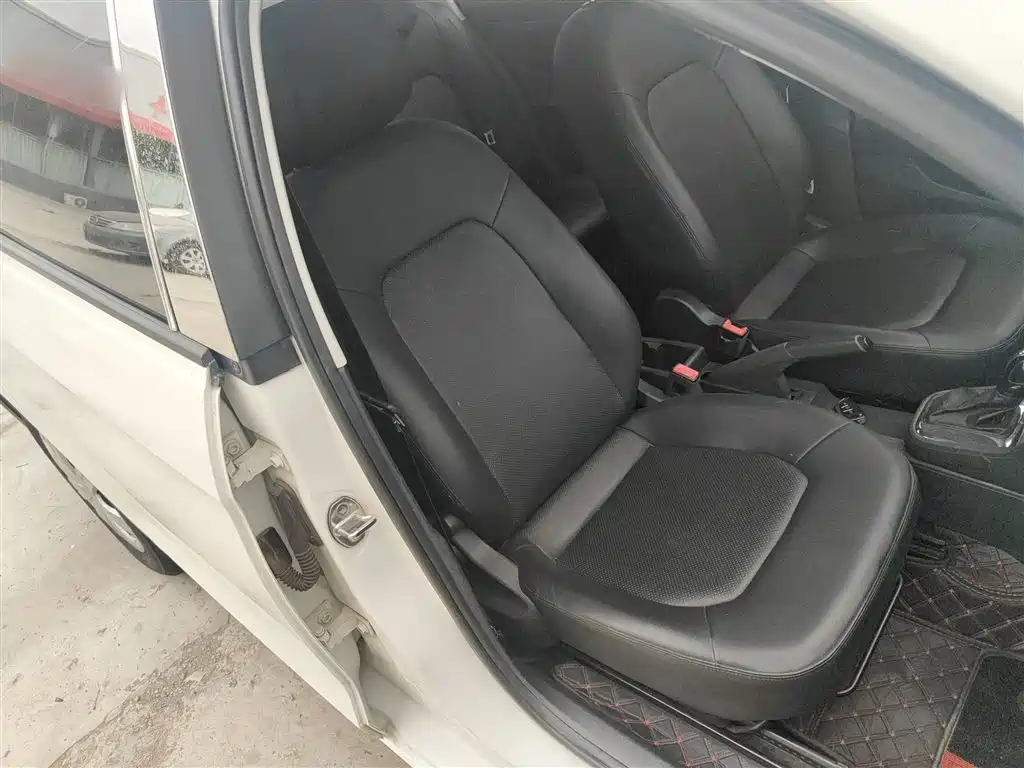 Volkswagen Jetta 2015 Value Edition 1.6L Automatic Fashion фото 25