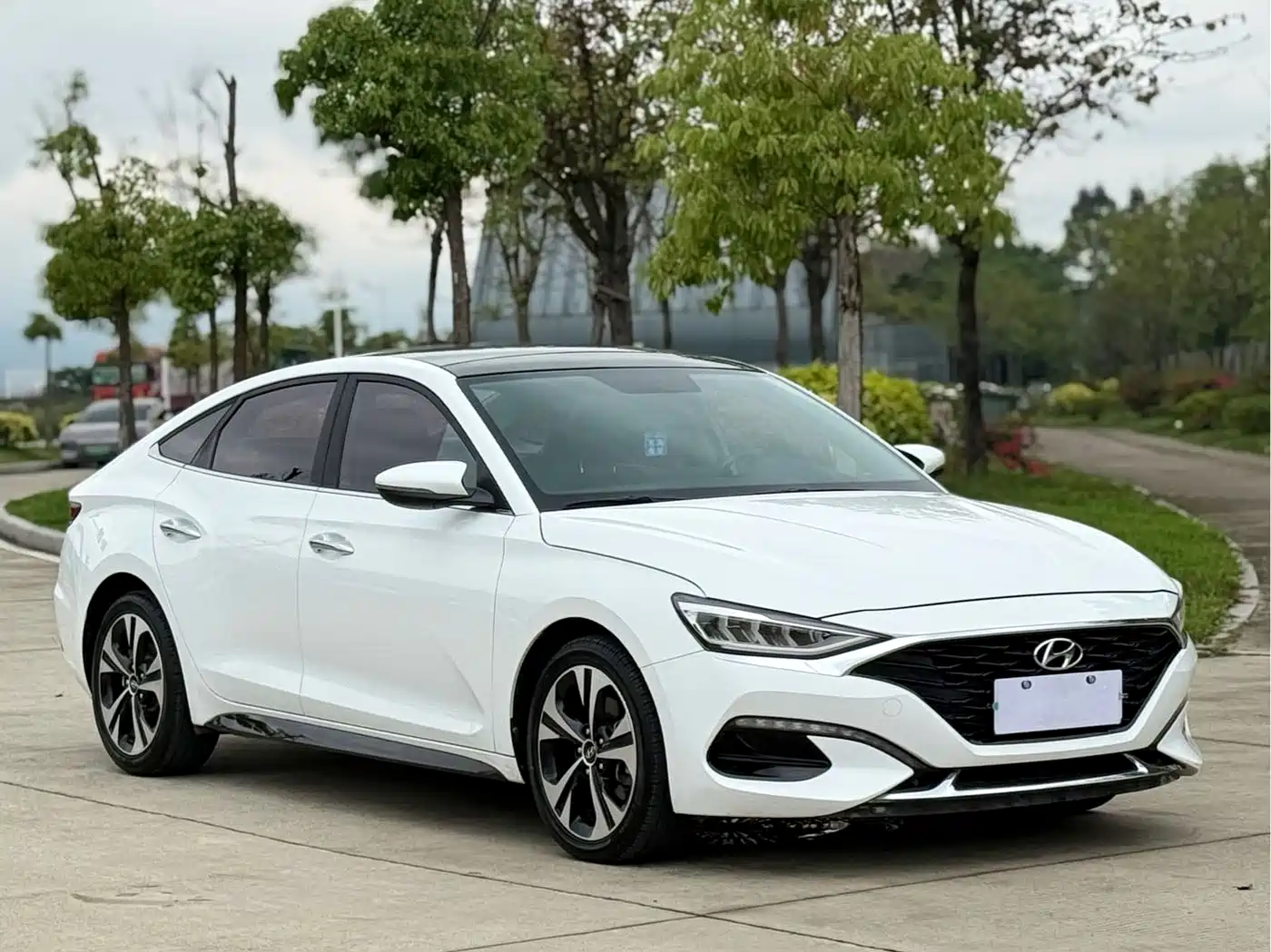Hyundai Fista 2021 280TGDi DLX Luxury Edition фото 3