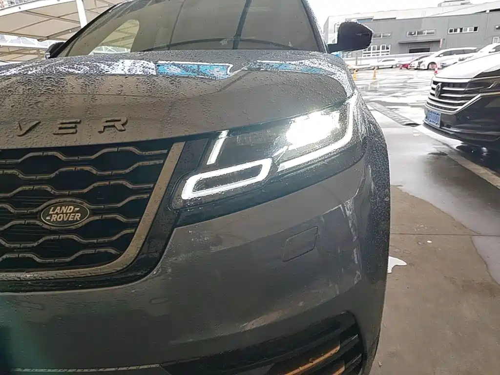 Фото 24 - Land Rover Range Rover Velar