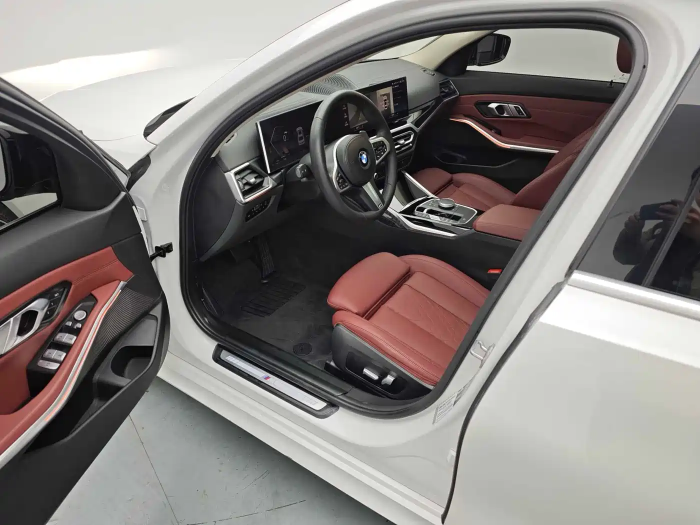 BMW 3 Series 2023 320Li M Sport Package фото 8