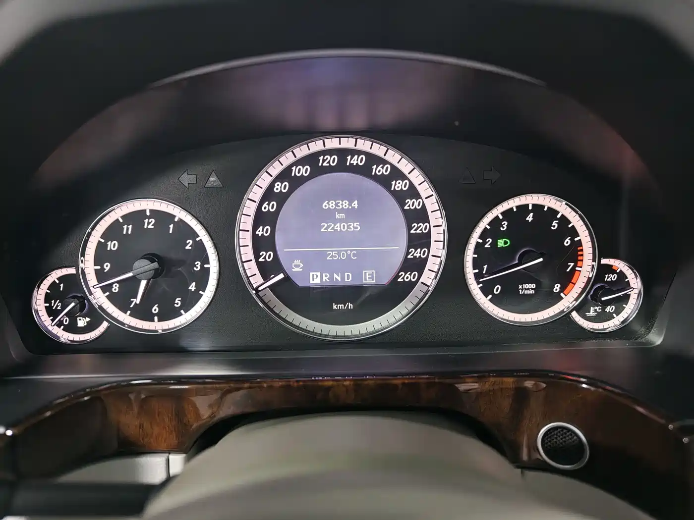 Mercedes-Benz E-Class 2011 E 200 L CGI Elegance фото 15