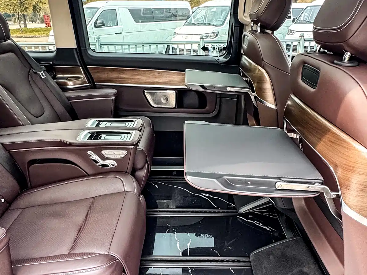 Mercedes-Benz V-Class 2022 V 260 L Long Wheelbase Luxury Edition фото 20