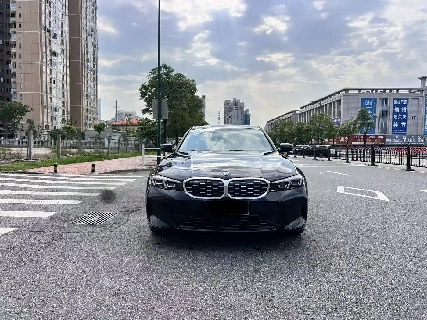 BMW 3 Series 2025 325Li M Sport Package фото 2