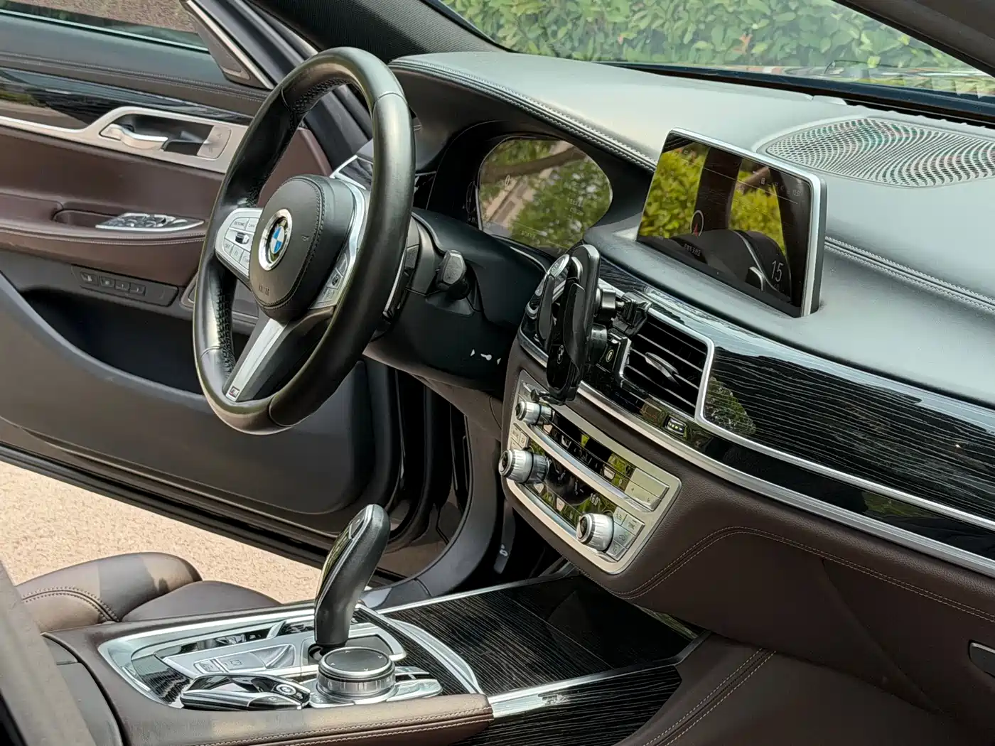 BMW 7-SERIES