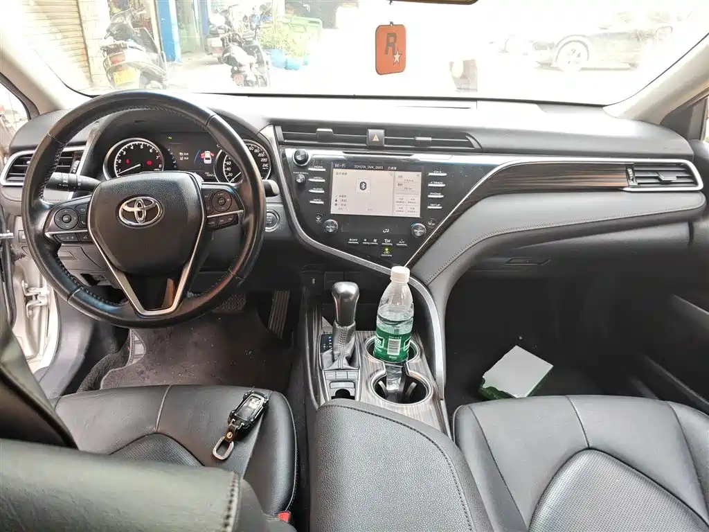 Toyota Camry 2018 2.5G Luxury Edition фото 10