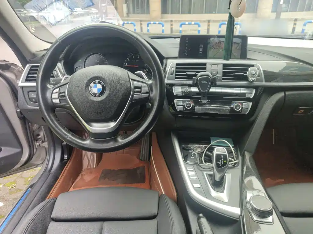 Фото 6 - BMW 3 Series