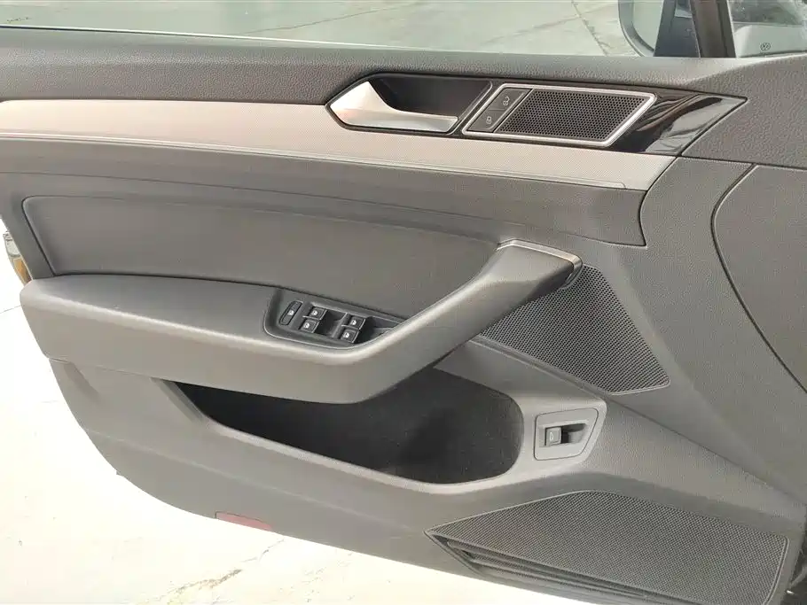 Volkswagen Magotan 2018 330TSI DSG Leading фото 7