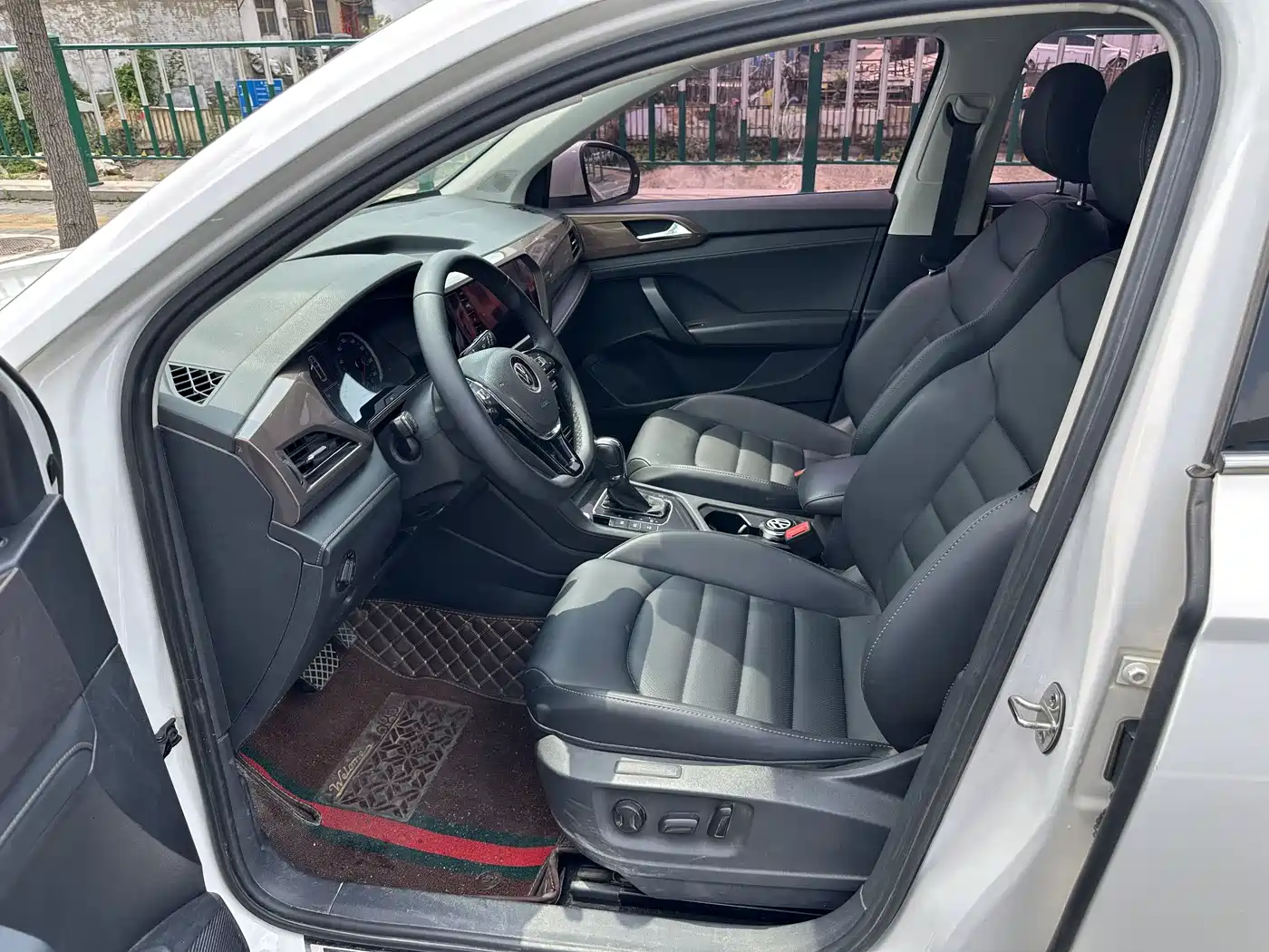 VOLKSWAGEN TUYUE
