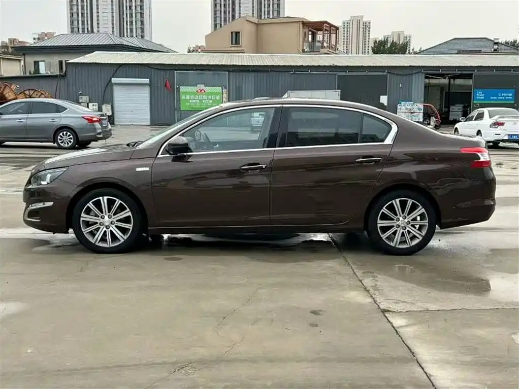Peugeot 408 2016 1.6T Automatic Luxury Edition фото 2