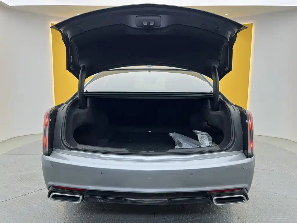 Фото 12 - Cadillac CT6