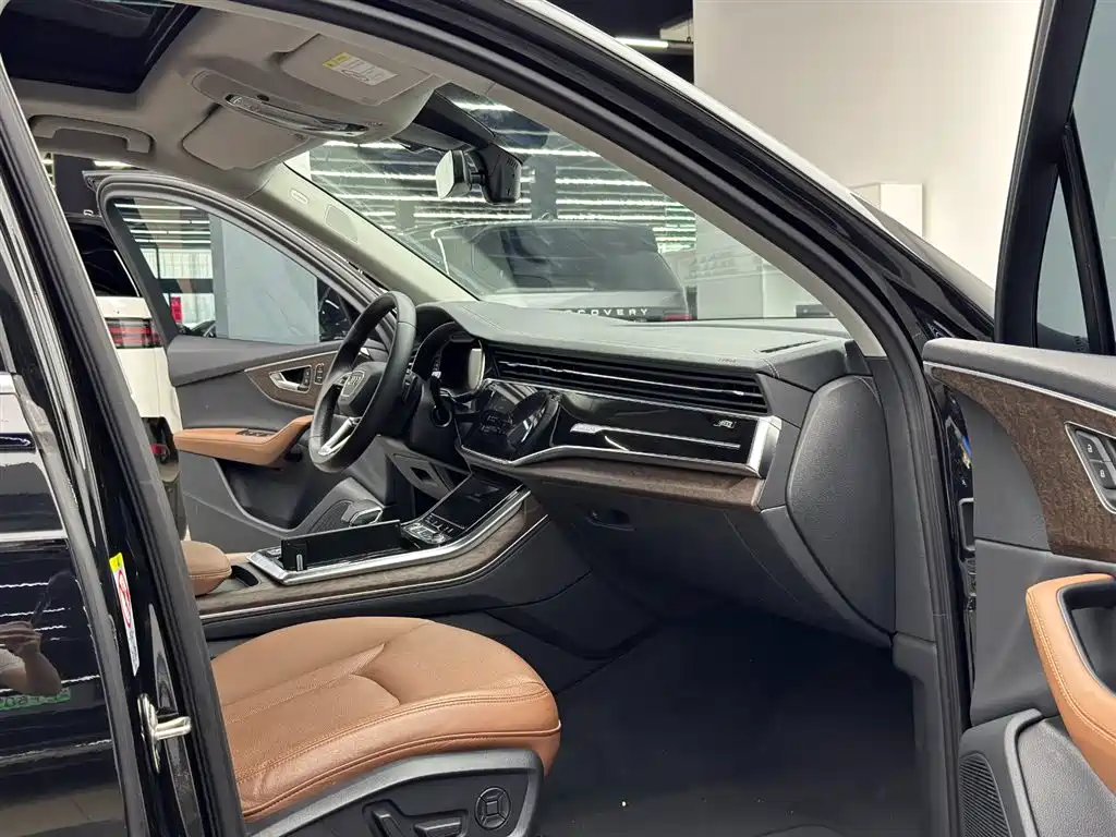 Audi Q7 2023 55 TFSI quattro S line Sport фото 8