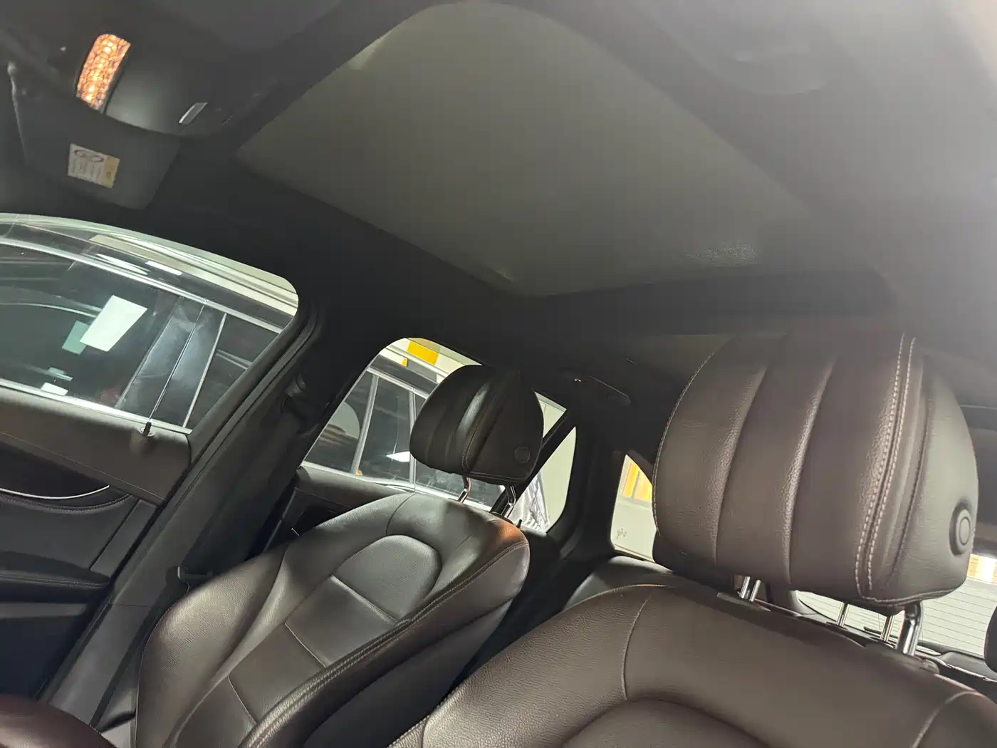 Mercedes-Benz GLC 2018 Facelift GLC 260 4MATIC Luxury фото 4