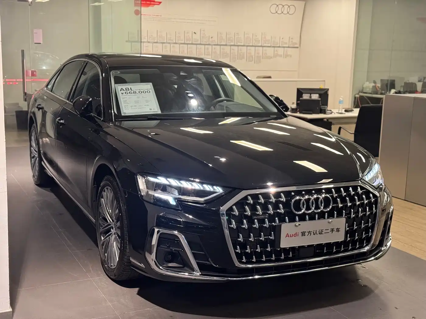 Audi A8 2024 Model A8L 50 TFSI quattro Premium Selection фото 3