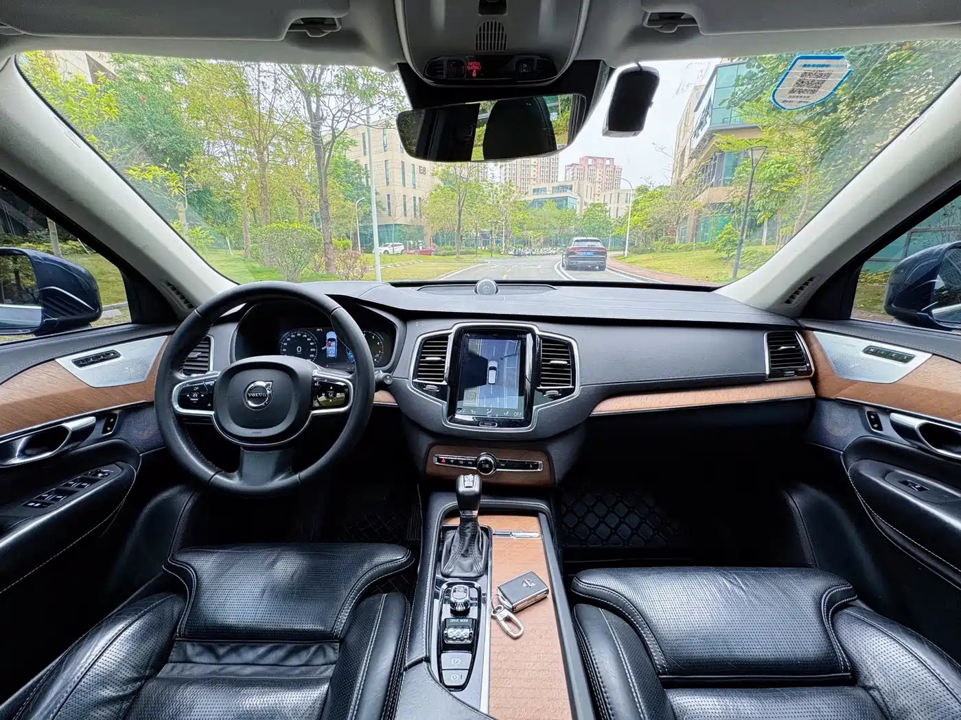 Фото 12 - Volvo XC90