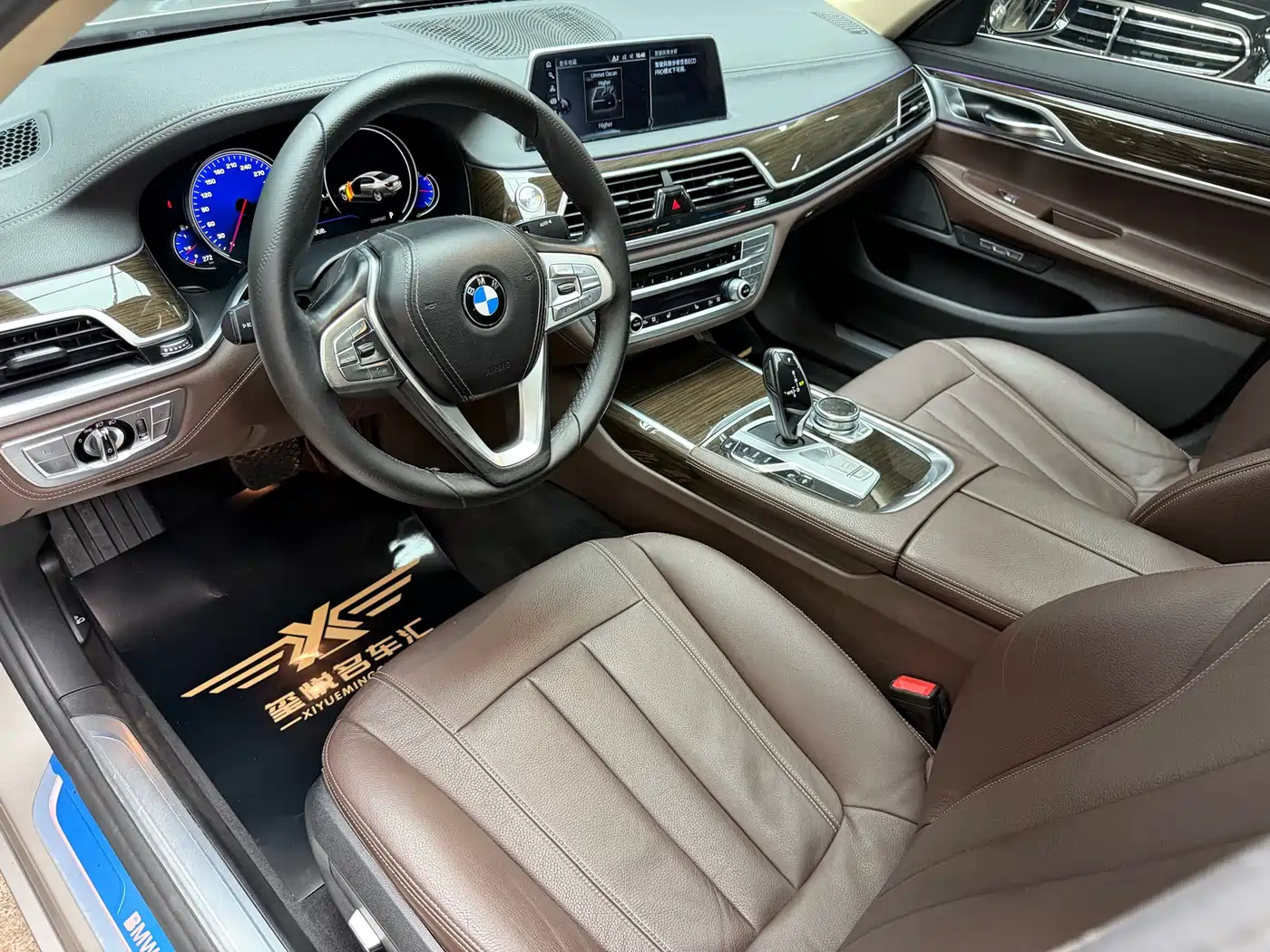 BMW 7 Series 2016 730Li Leading фото 10