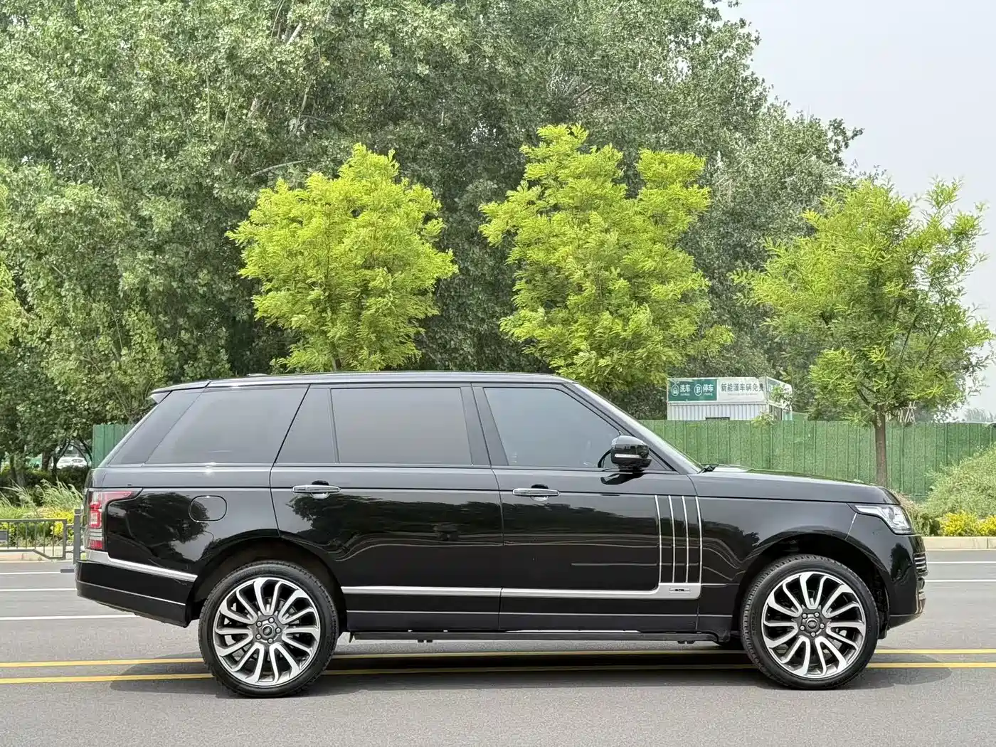 Land Rover Range Rover 2016 3.0 TDV6 Hybrid Vogue SE Autobiography LWB фото 28