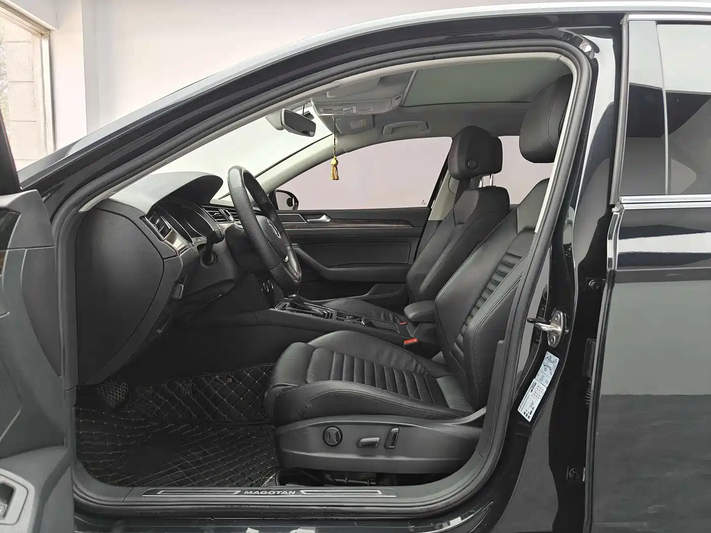 Volkswagen Magotan 2019 330TSI DSG Luxury Class China VI фото 9