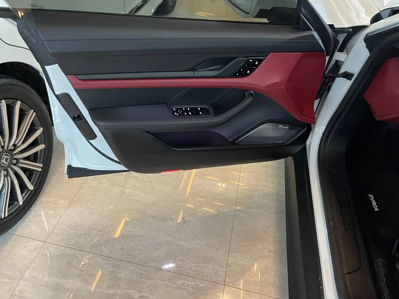 Porsche Taycan 2020 Taycan фото 6