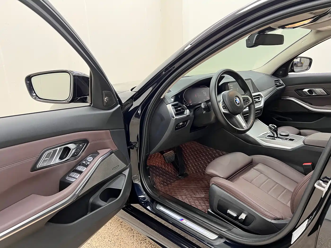 BMW 3 Series 2021 325Li M Sport Night Edition фото 17