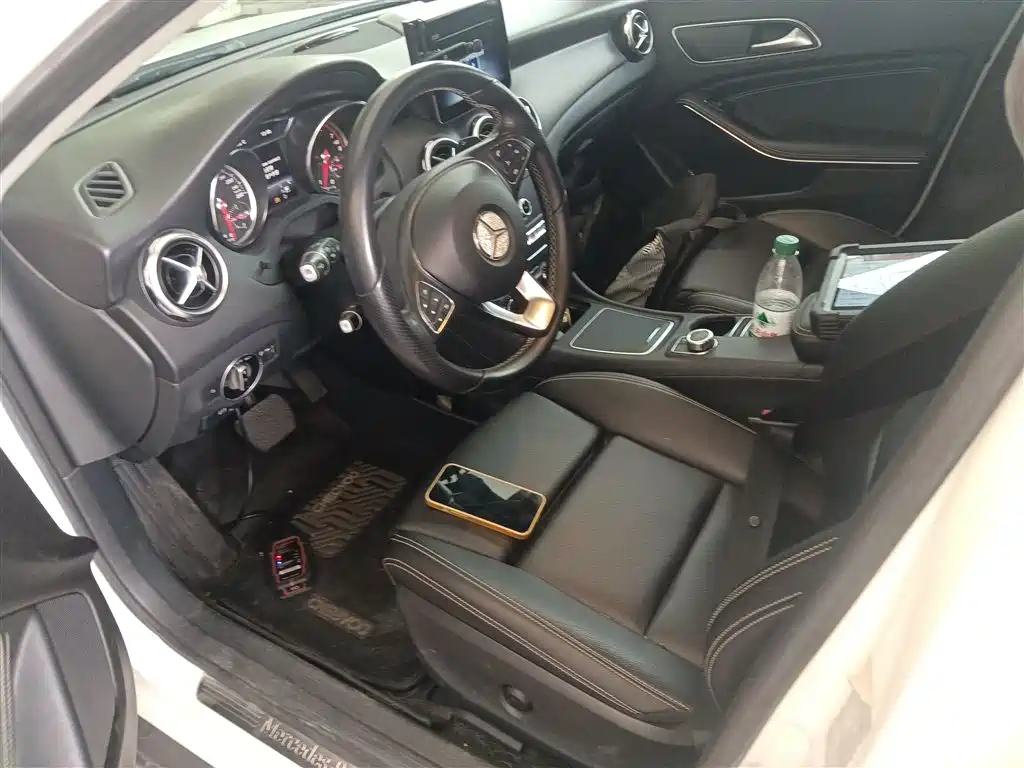 Mercedes-Benz GLA 2018 GLA 200 Dynamic фото 11