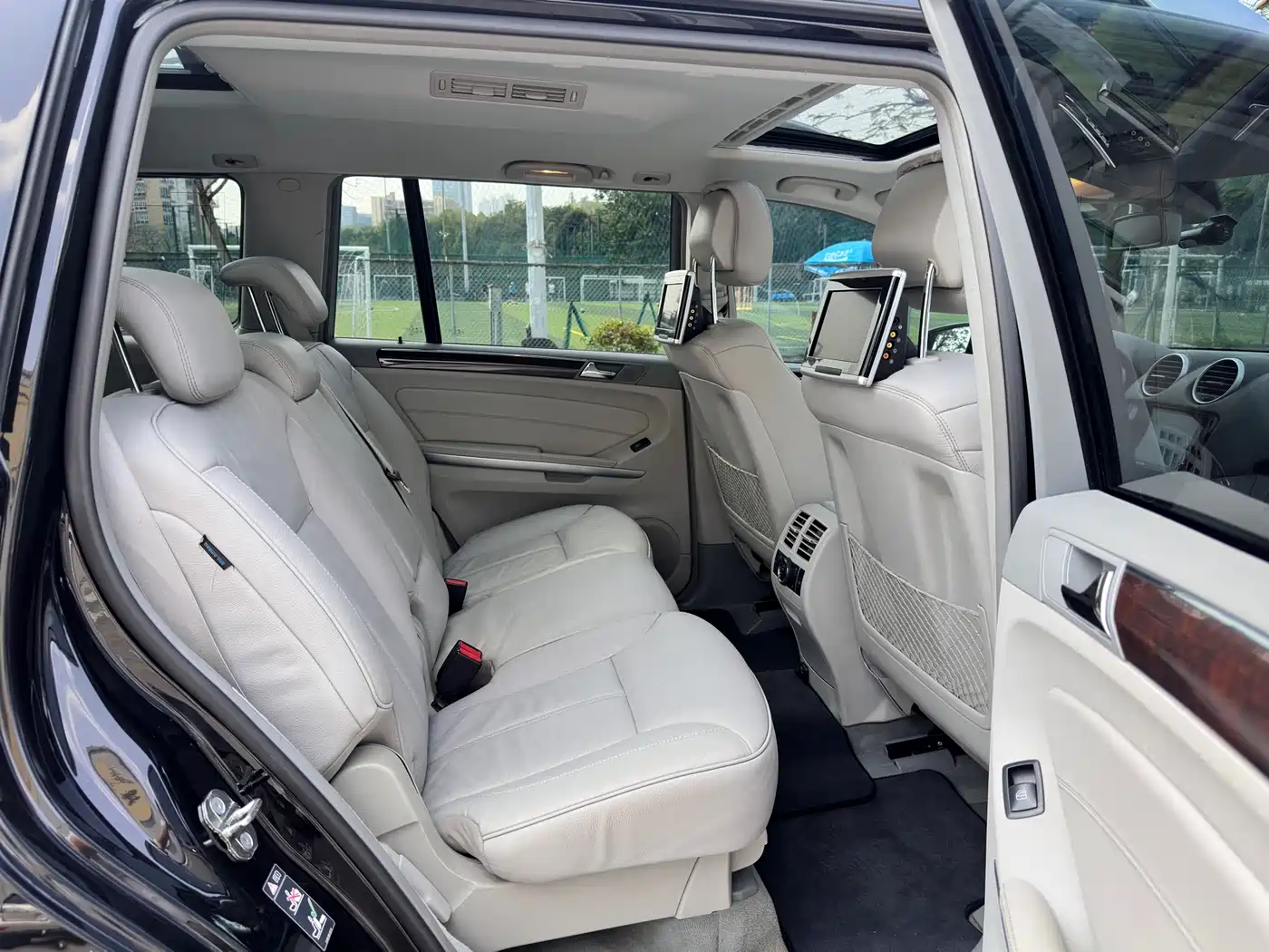 Mercedes-Benz GL-Class 2011 GL 450 4MATIC Premium фото 10