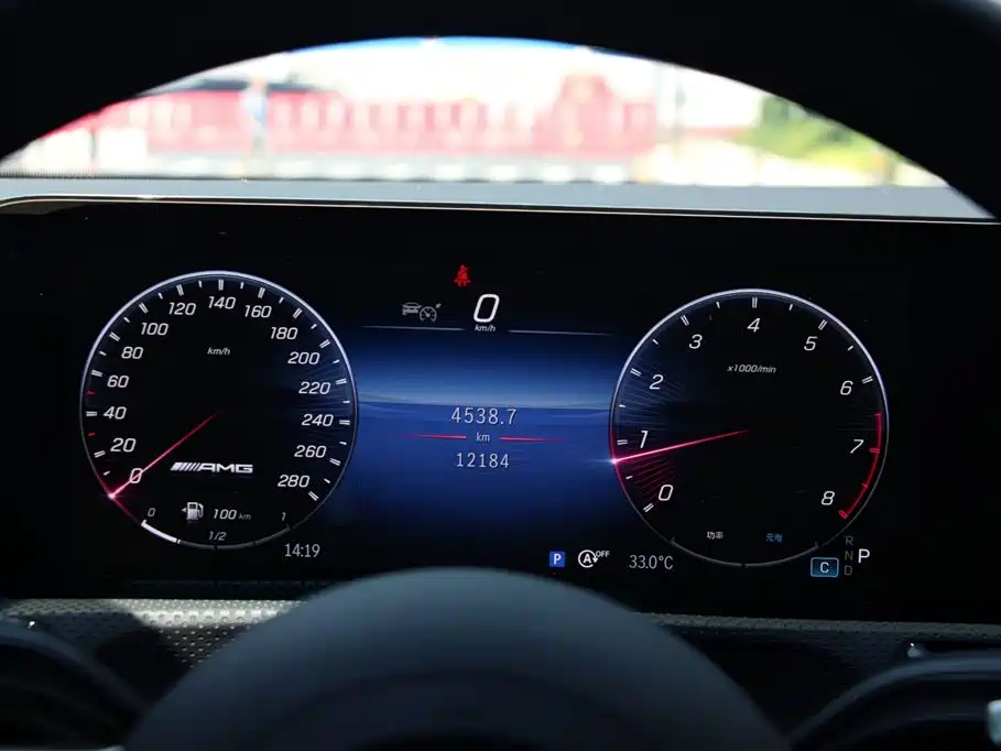 Mercedes-Benz CLA AMG 2025 AMG CLA 35 4MATIC фото 4