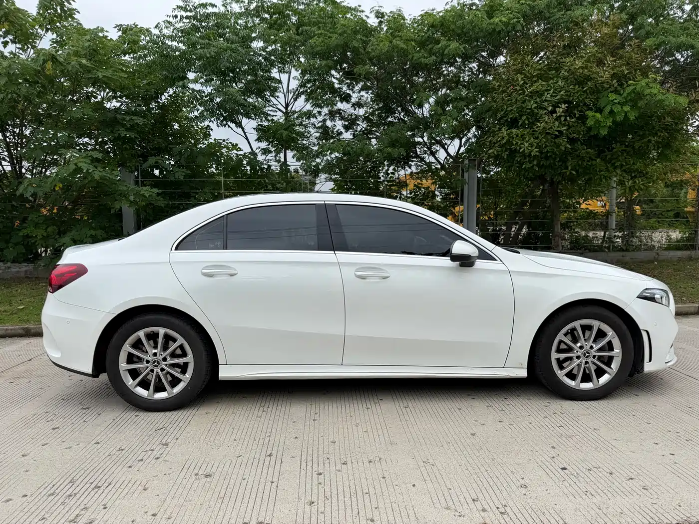 Mercedes-Benz A-Class 2021 A 200 L Sport Sedan Fashion Edition фото 6