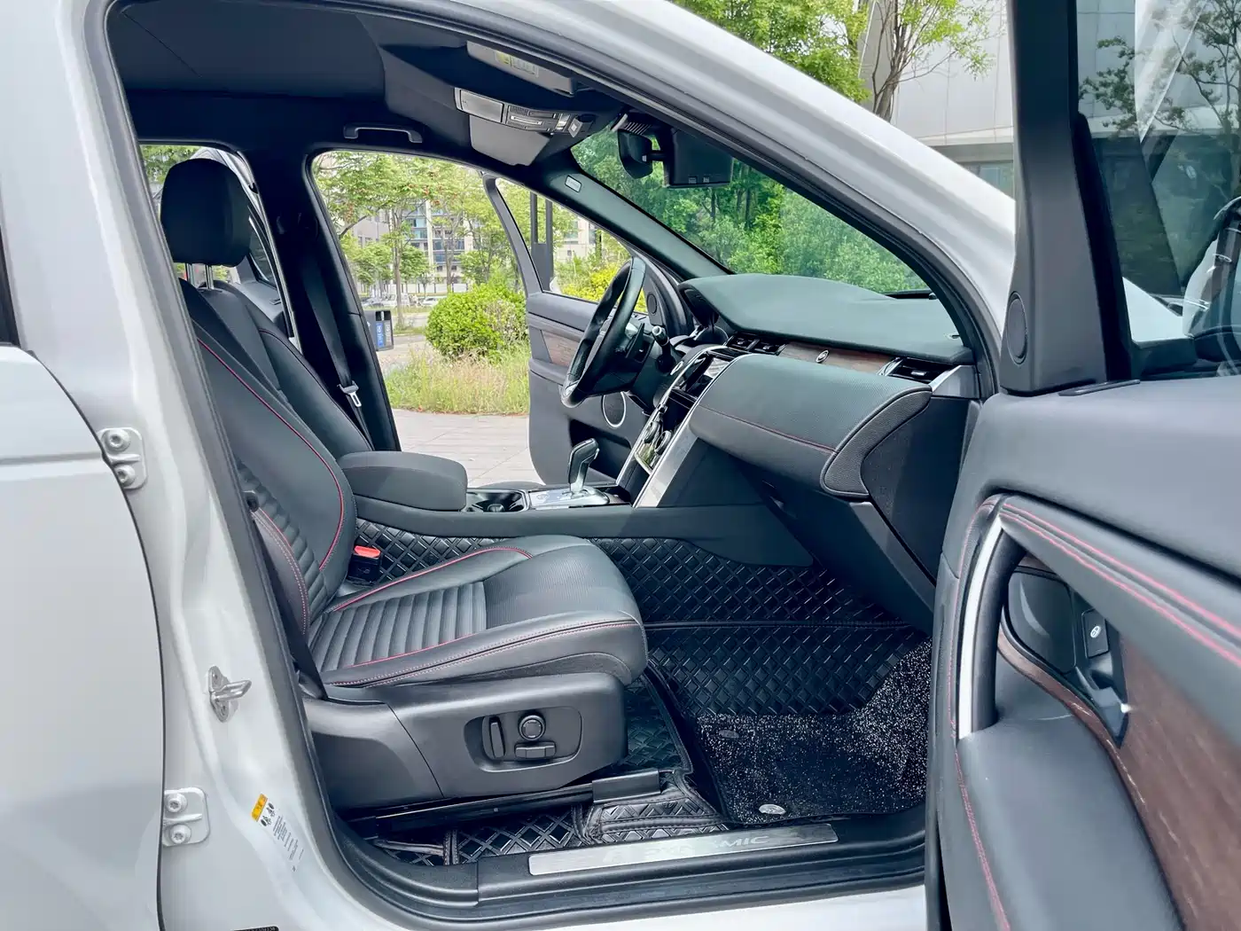 Land Rover Discovery Sport 2020 249PS R-Dynamic Performance Tech 7-seater фото 11
