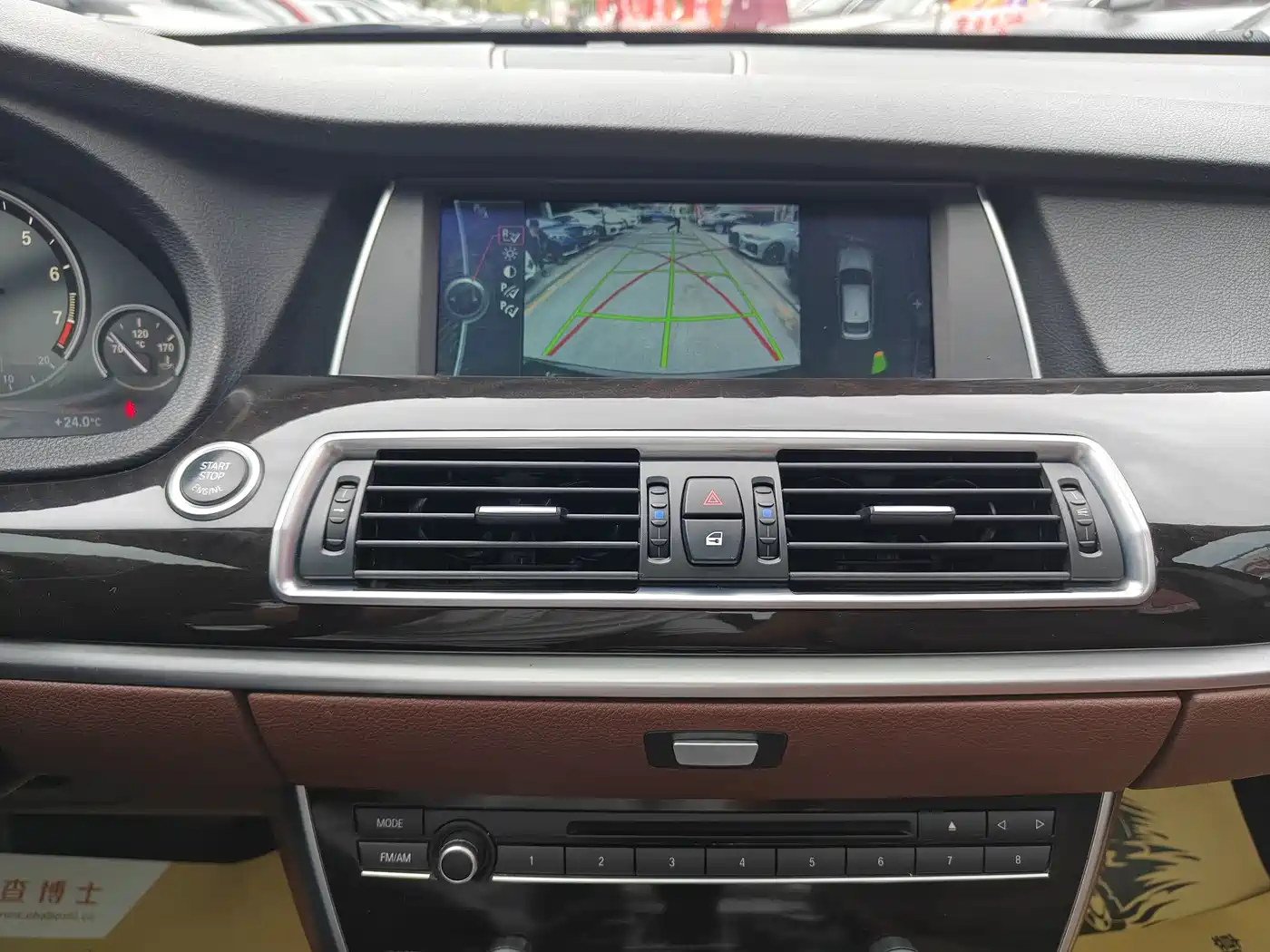 BMW 5 Series GT 2010 535i Leading Model фото 11