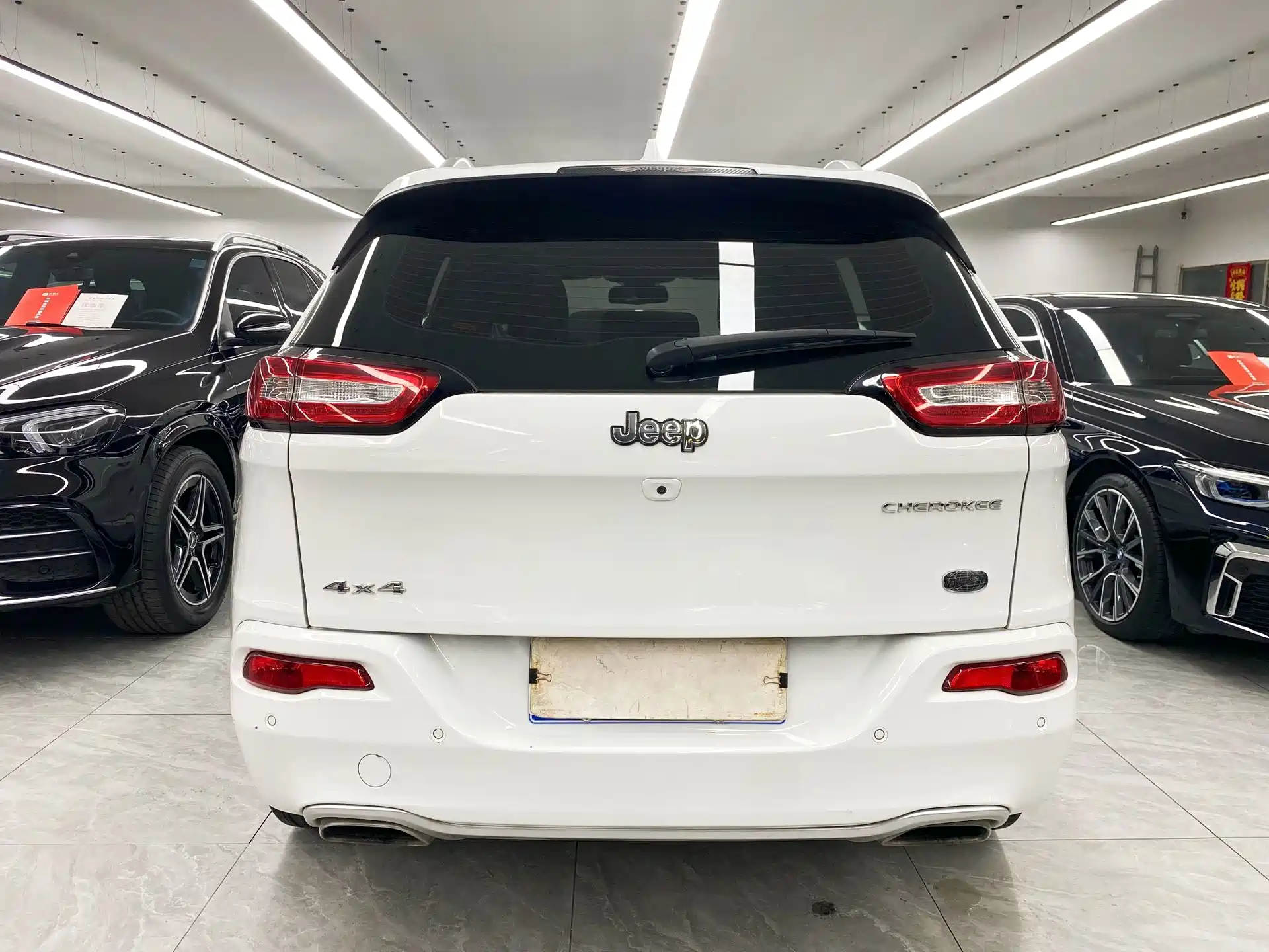Фото 5 - Jeep Cherokee