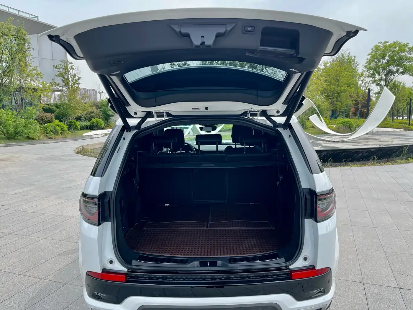Land Rover Discovery Sport 2020 249PS R-Dynamic Performance Tech 7-seater фото 23