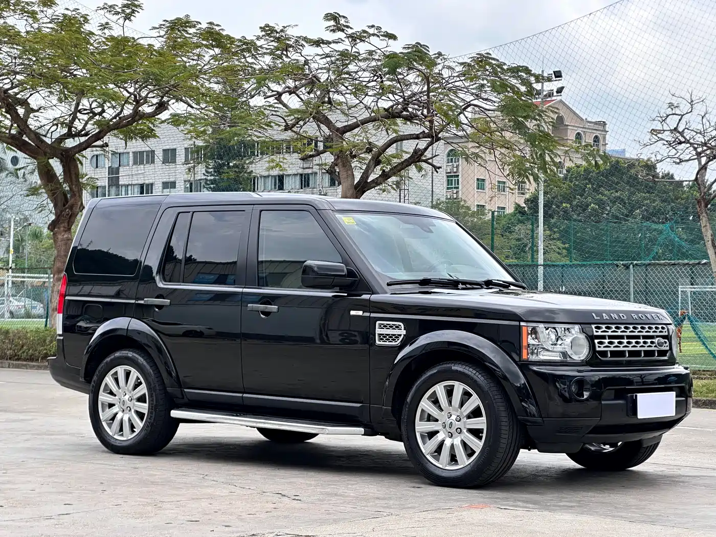 Land Rover Discovery 2012 3.0 SDV6 HSE Diesel фото 3