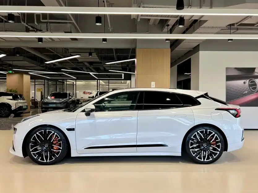 ZEEKR EXTREME KRYPTON 001