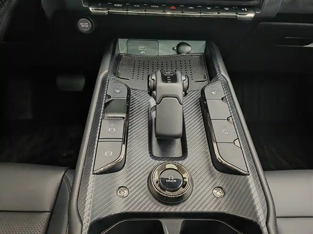 Haval Meng Long NEV 2023 Hi4 102 Explorer Edition фото 13